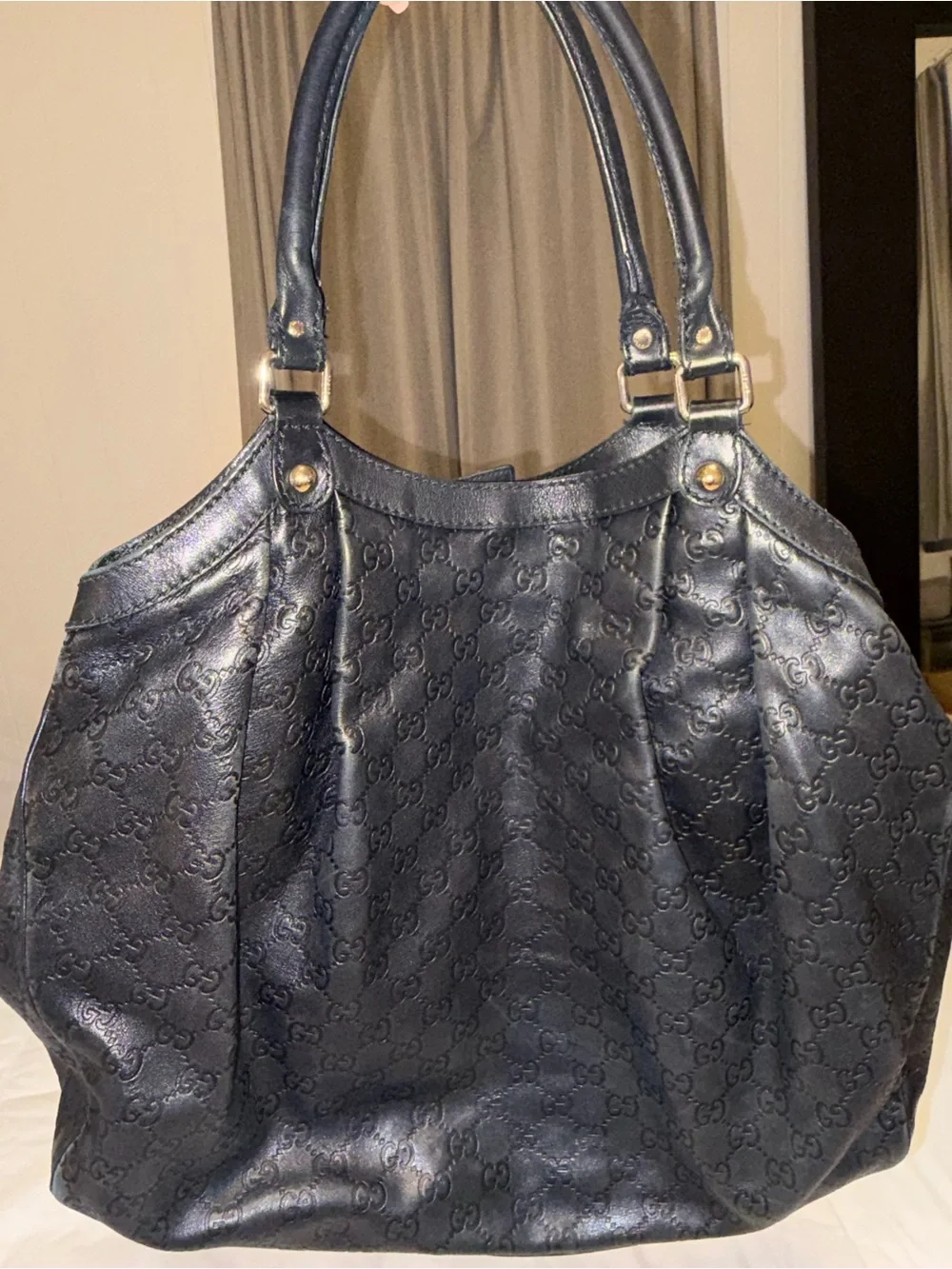 Gucci Black Leather Shoulder Bag with Gold Hardware